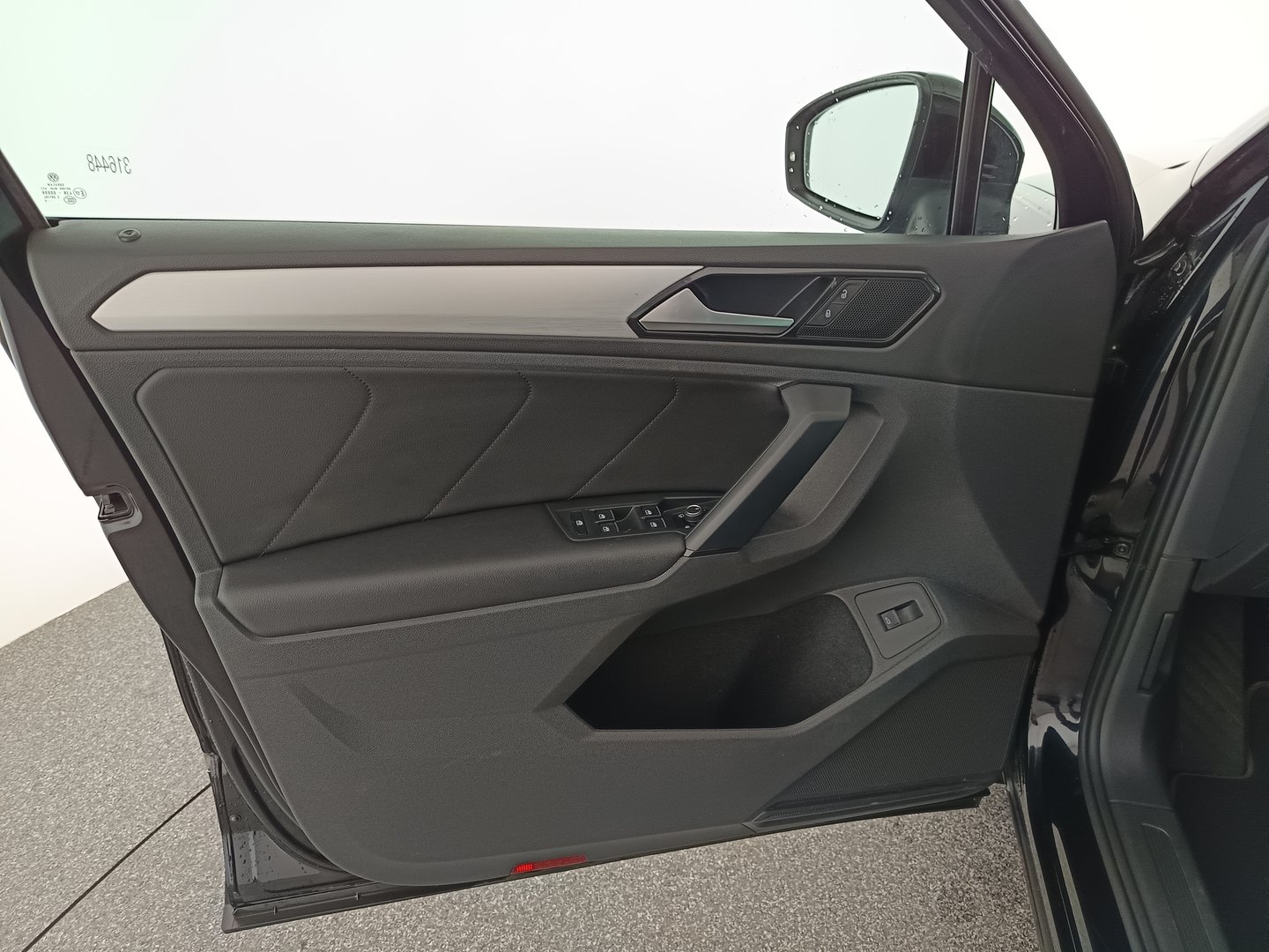 VW Tiguan Comfortline TDI SCR 4MOTION | Bild 10 von 33