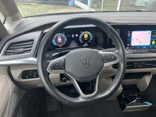 VW Multivan Life LR in Starlight Blue Metallic