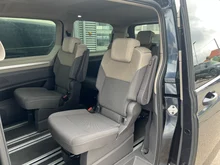 VW Multivan Life LR in Starlight Blue Metallic