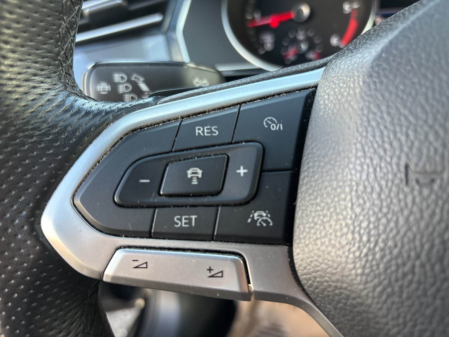 VW Passat Var. Business TDI SCR 4MOTION DSG | Bild 13 von 23