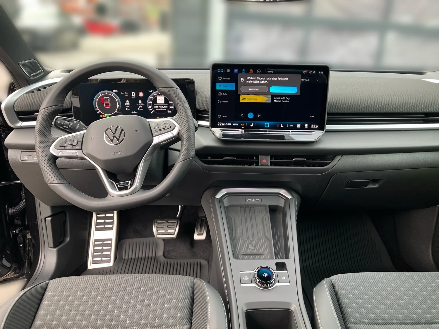 Bild eines VW T-Roc R-Line eTSI DSG