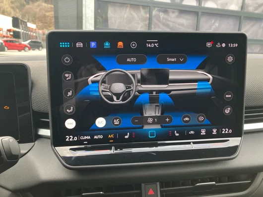 Bild eines VW T-Roc R-Line eTSI DSG