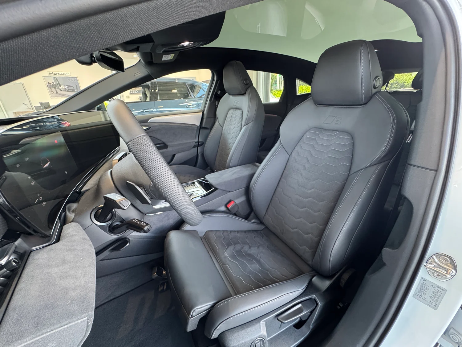 Bild eines Audi A6 Sportback e-tron quattro business