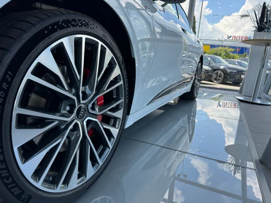 Bild eines Audi A6 Sportback e-tron quattro business