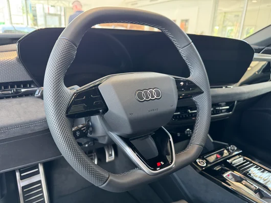 Bild eines Audi A6 Sportback e-tron quattro business