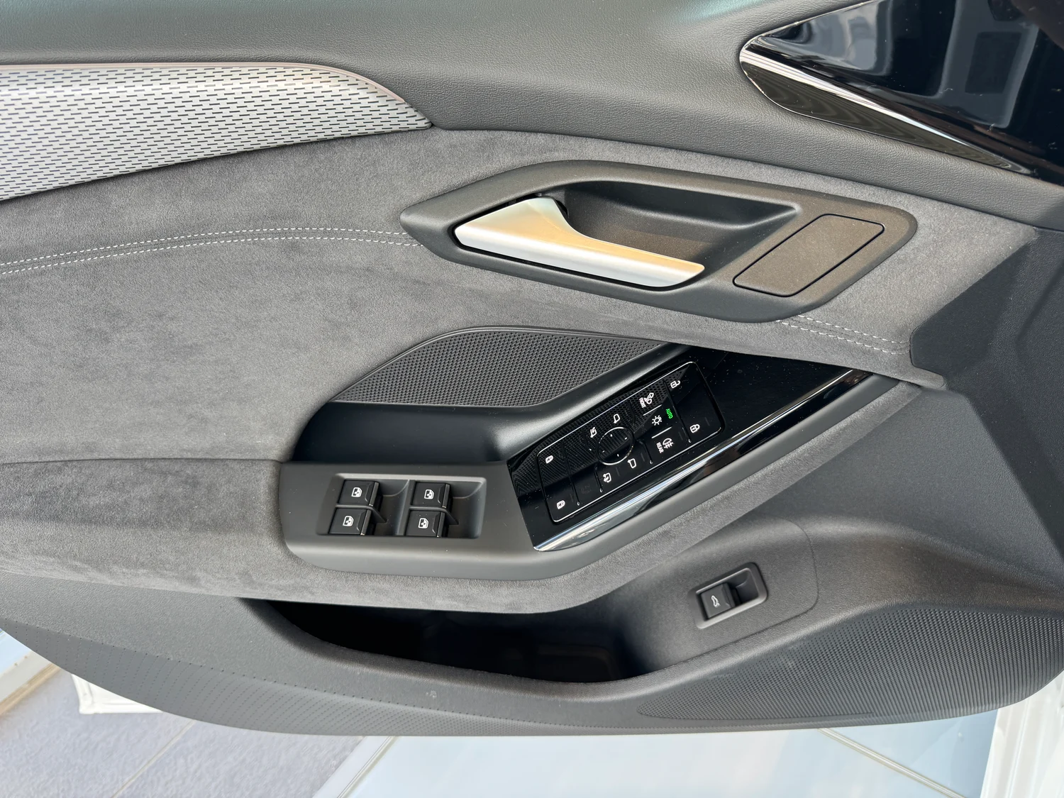 Bild eines Audi A6 Sportback e-tron quattro business