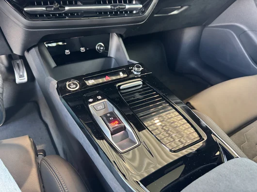 Bild eines Audi A6 Sportback e-tron quattro business