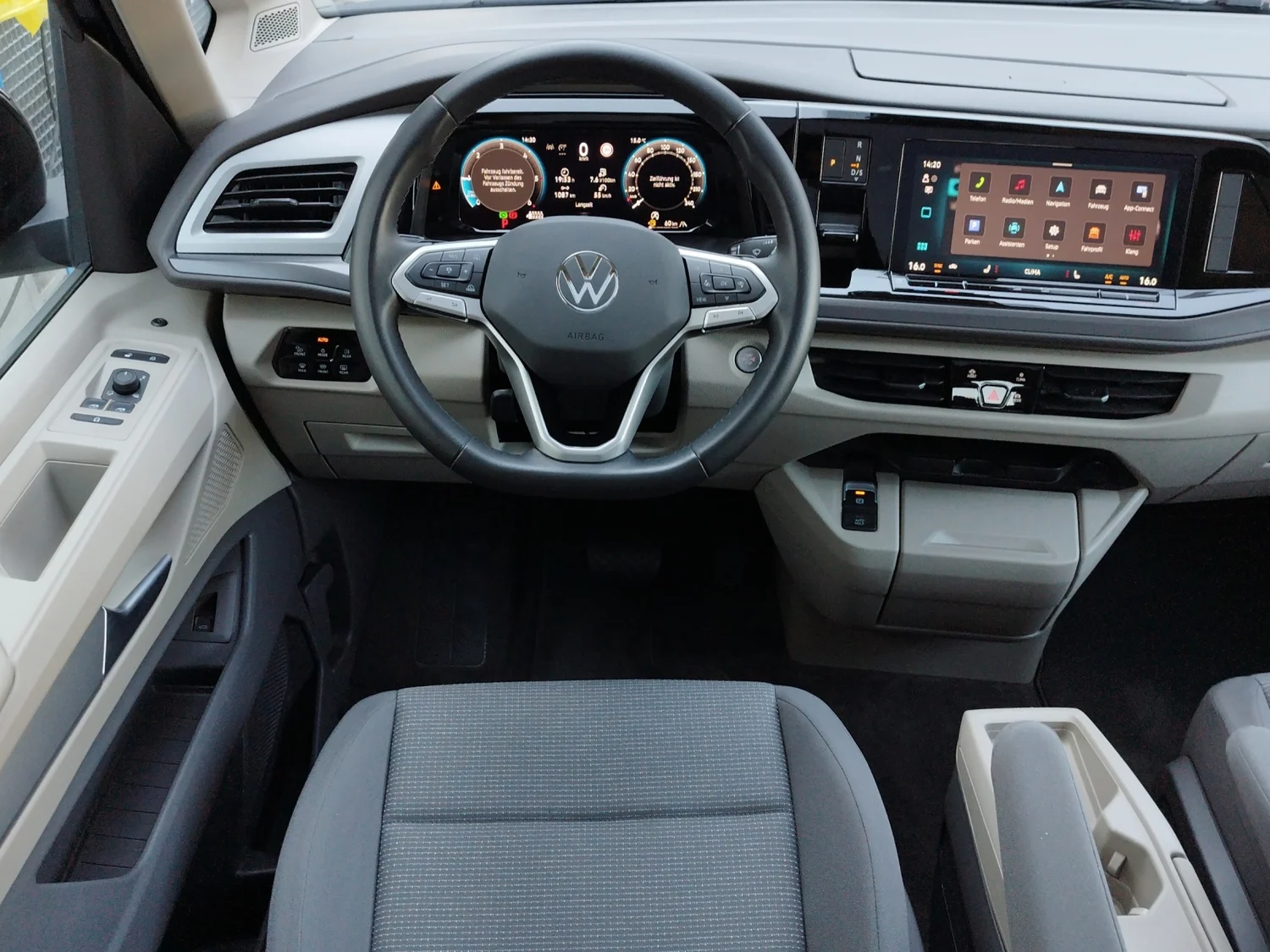 Bild eines VW Multivan Business ÜH TDI