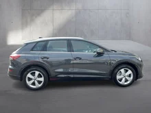 Audi Q4 e-tron performance in Tamboragrau Metallic