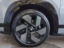 Škoda Peaq Sportline 90x in Smokey Diamond-Silber Metallic