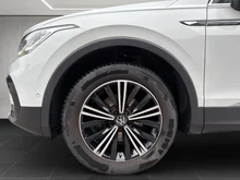 VW Tiguan 2,0 TDI 4Motion Elegance DSG in weiss - normal