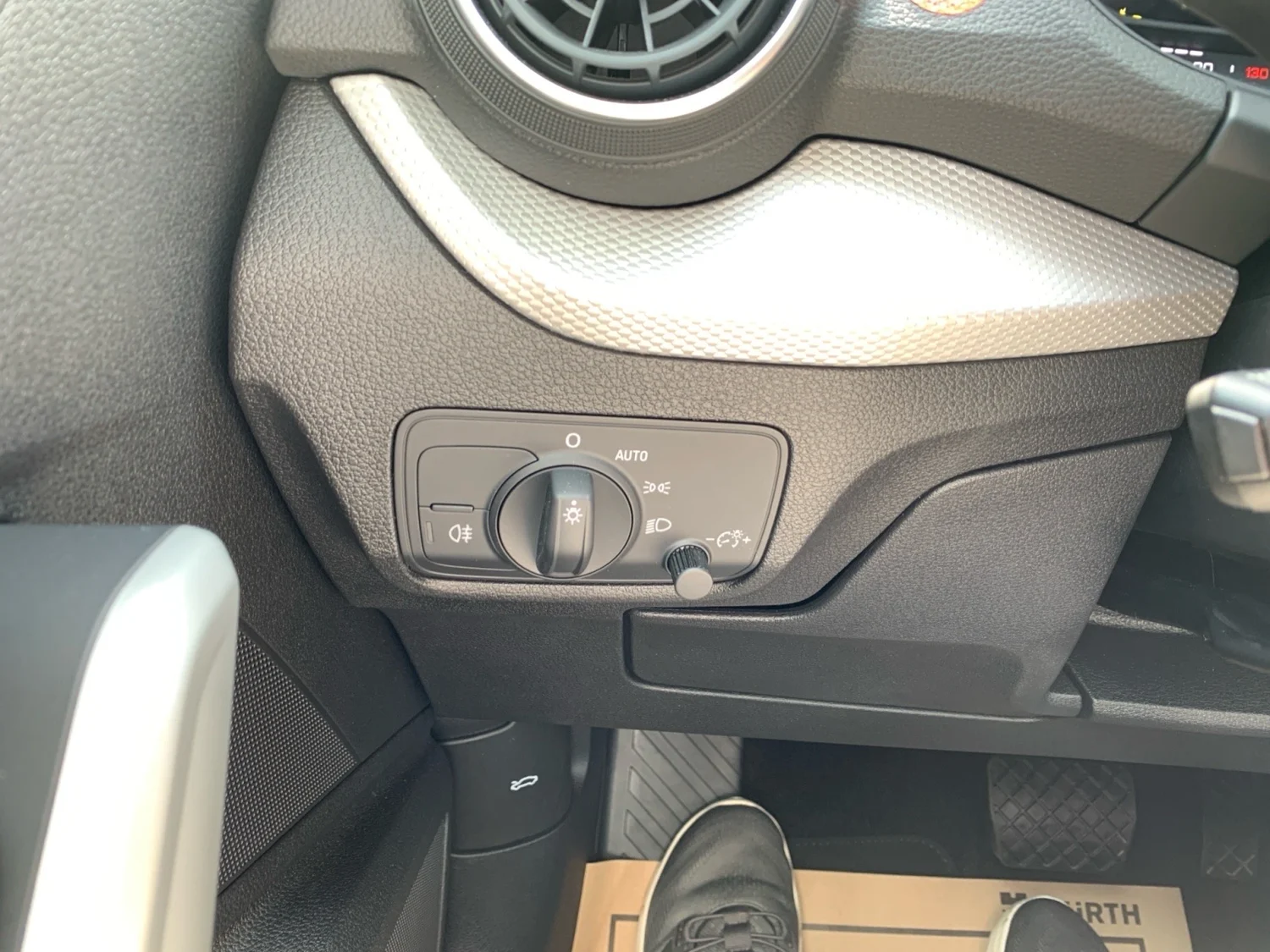 Bild eines Q2 35 TFSI admired