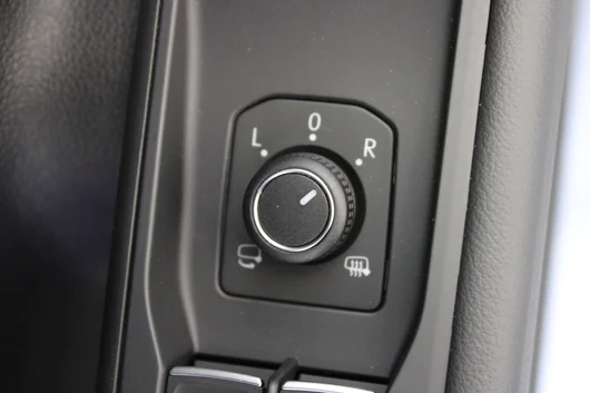 Bild eines T-Roc R-Line eTSI DSG
