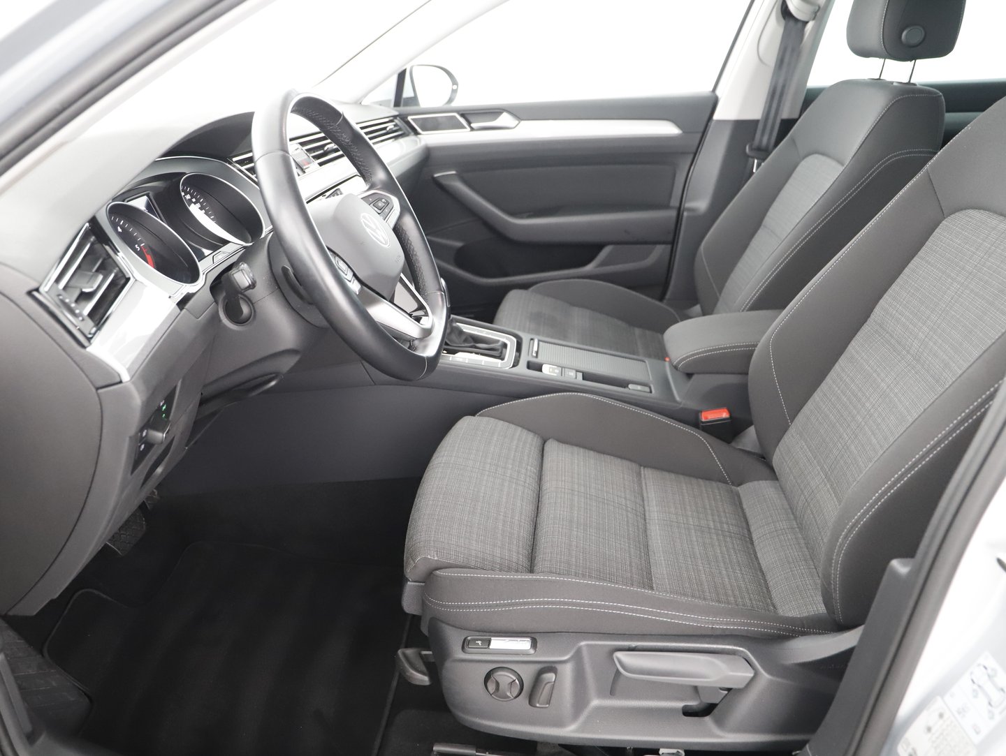 VW Passat Variant Business TDI DSG | Bild 4 von 22