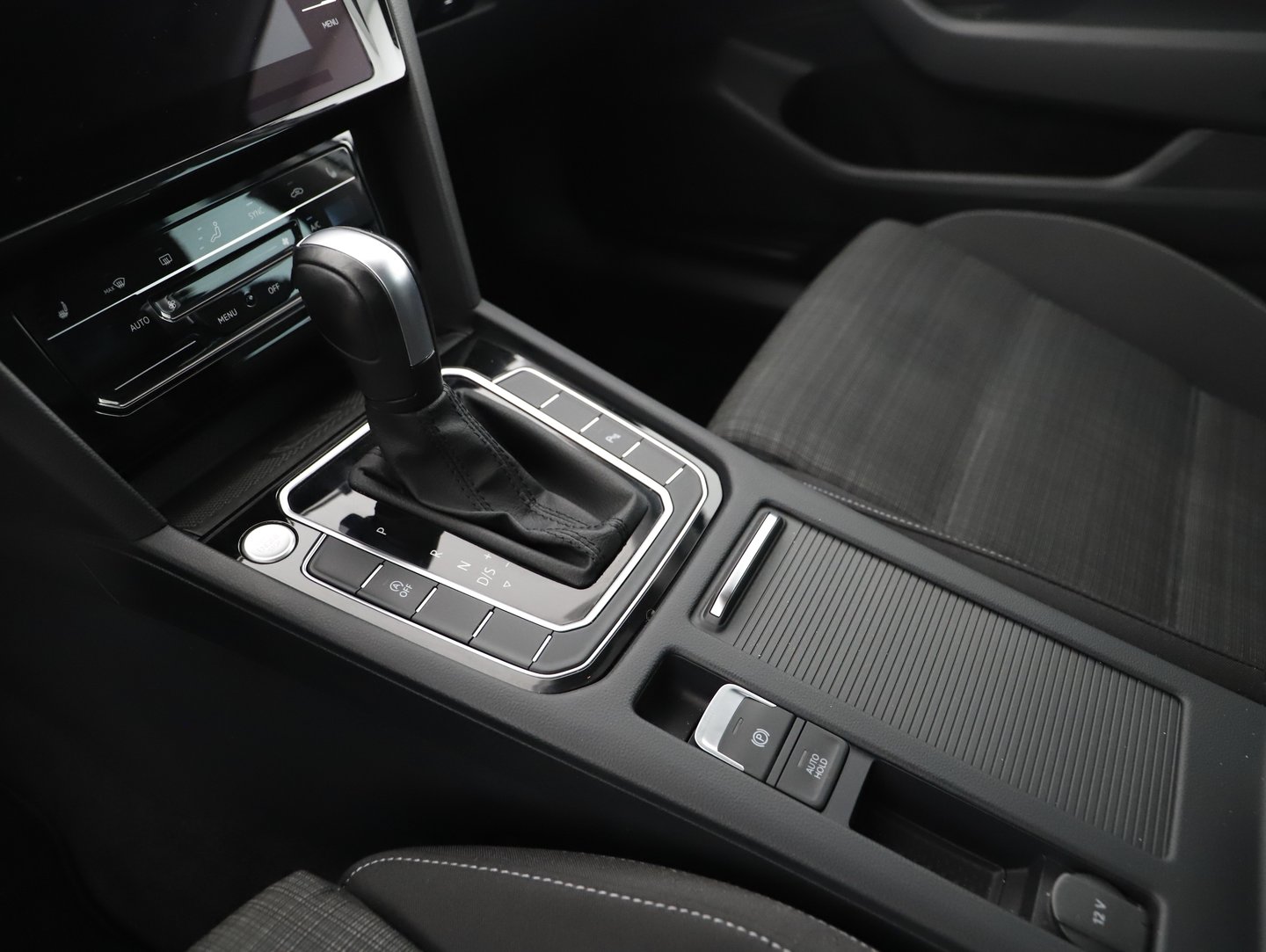 VW Passat Variant Business TDI DSG | Bild 8 von 22