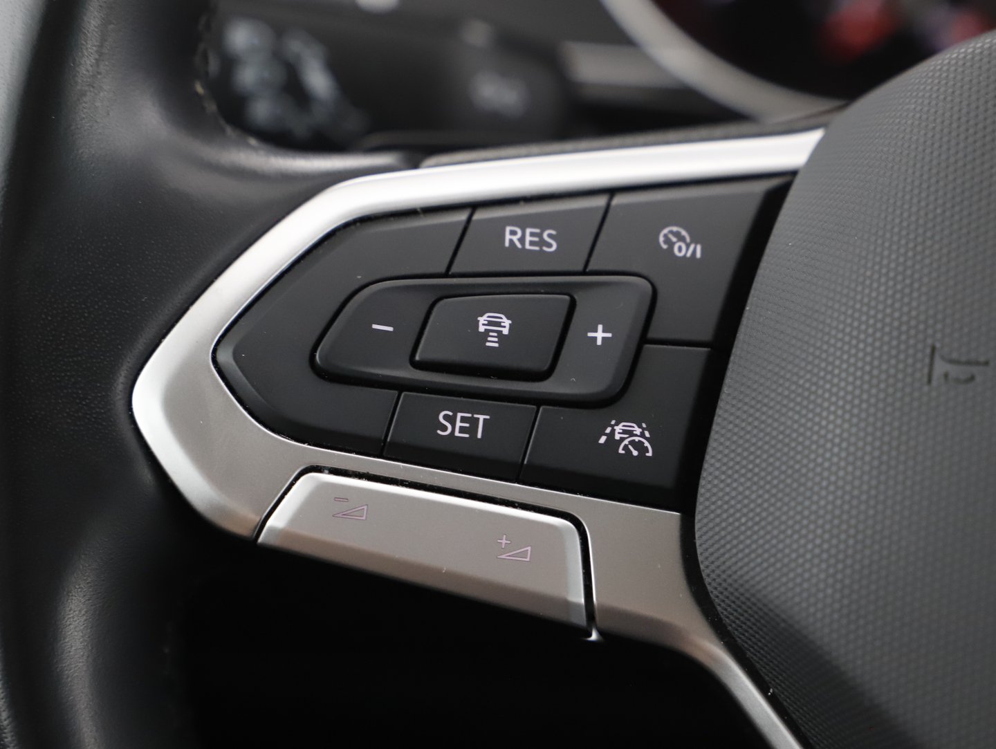 VW Passat Variant Business TDI DSG | Bild 14 von 22