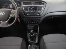Hyundai i20 LEVEL 2 in Red Passion
