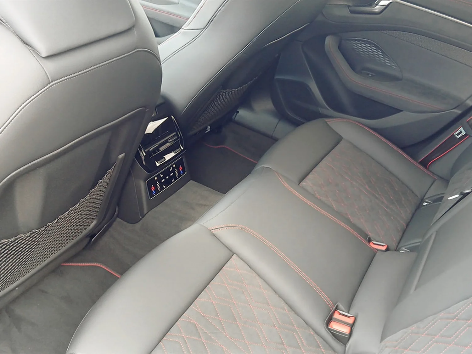 Bild eines Audi A6 Limousine e-hybrid quattro 220 kW