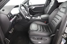 VW Touareg R-Line TDI 4MOTION in SILIZIUMGRAU METALLIC