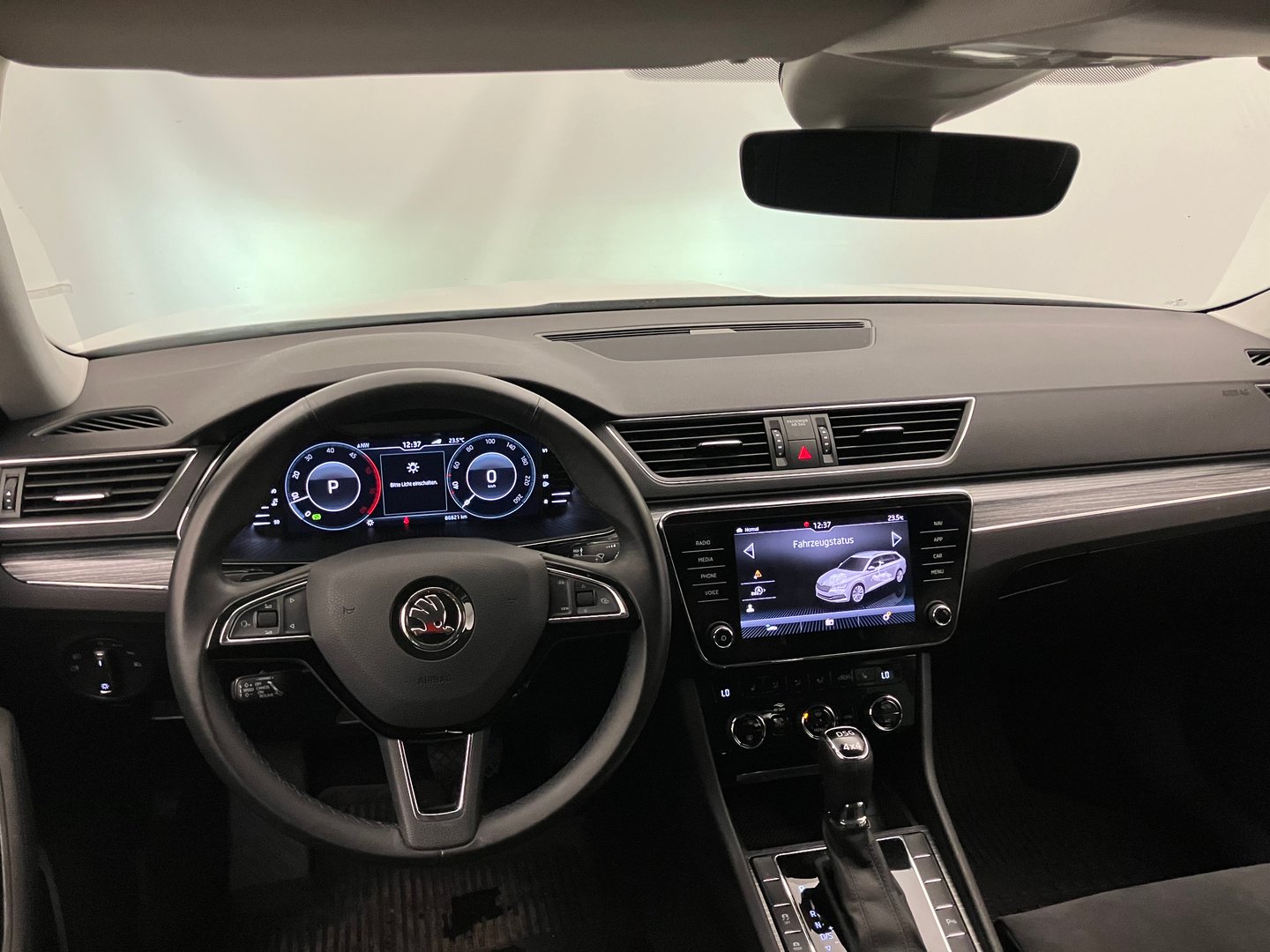Škoda SUPERB Combi 4x4 Style TDI DSG | Bild 12 von 26