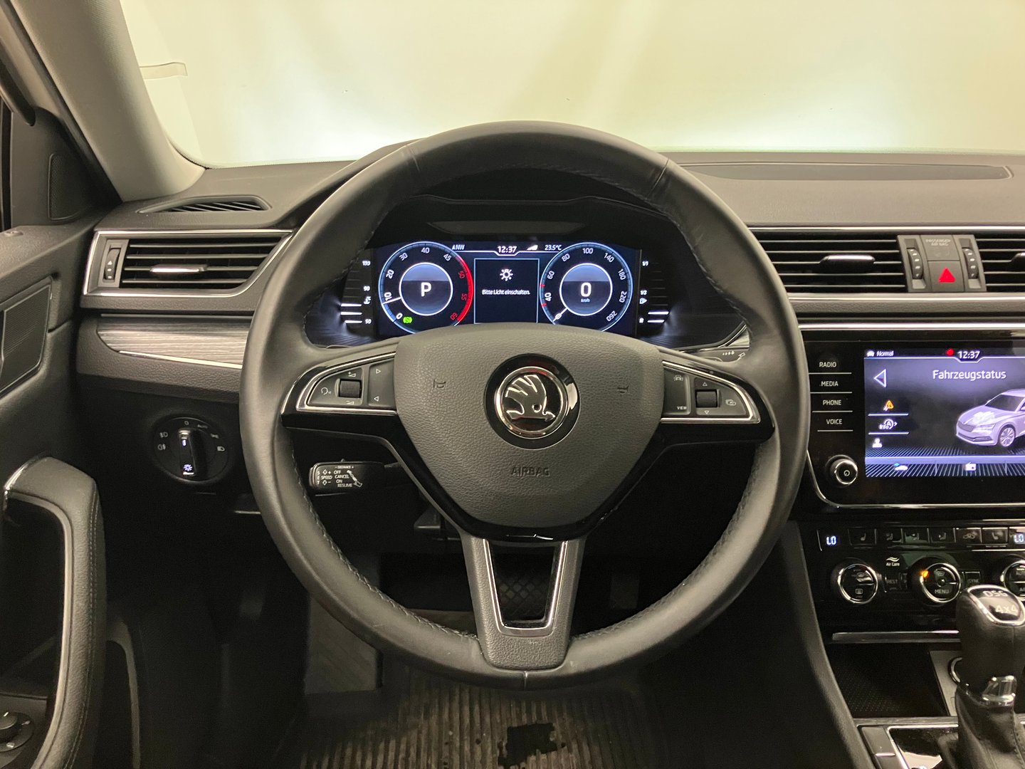 Škoda SUPERB Combi 4x4 Style TDI DSG | Bild 13 von 26