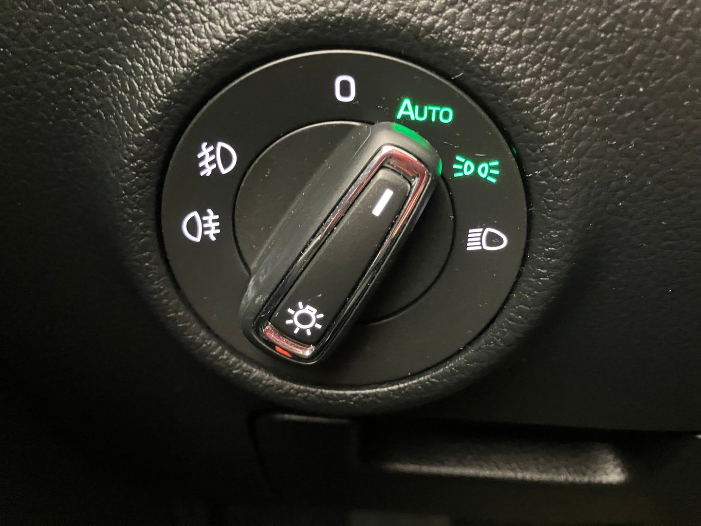 Škoda SUPERB Combi 4x4 Style TDI DSG | Bild 10 von 26