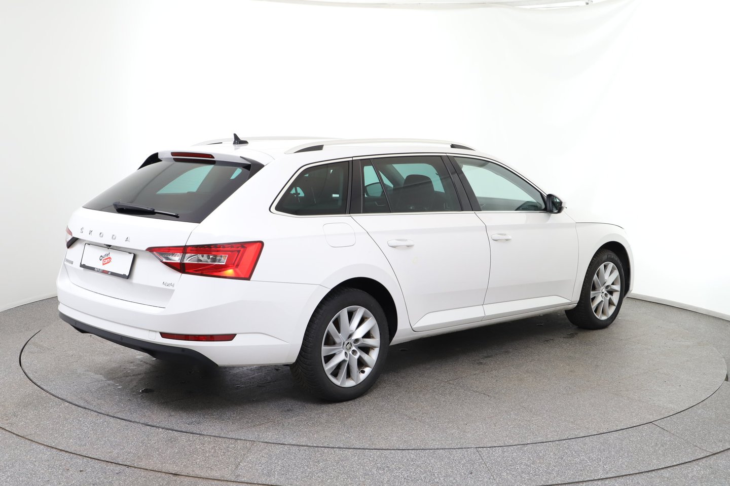 Škoda SUPERB Combi 4x4 Style TDI DSG | Bild 5 von 26