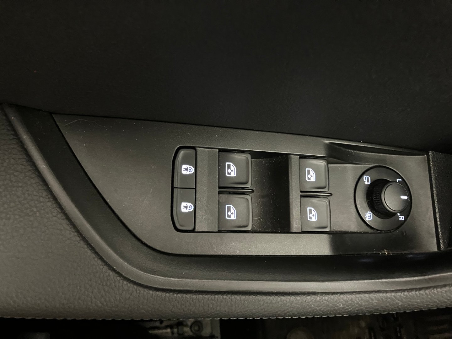 Škoda SUPERB Combi 4x4 Style TDI DSG | Bild 9 von 26
