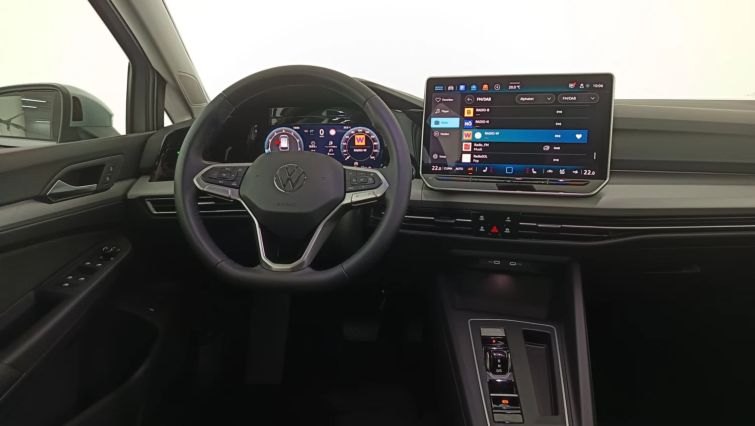 Bild eines VW Golf Variant Business mHeV DSG