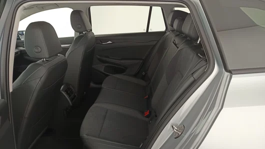Bild eines VW Golf Variant Business mHeV DSG