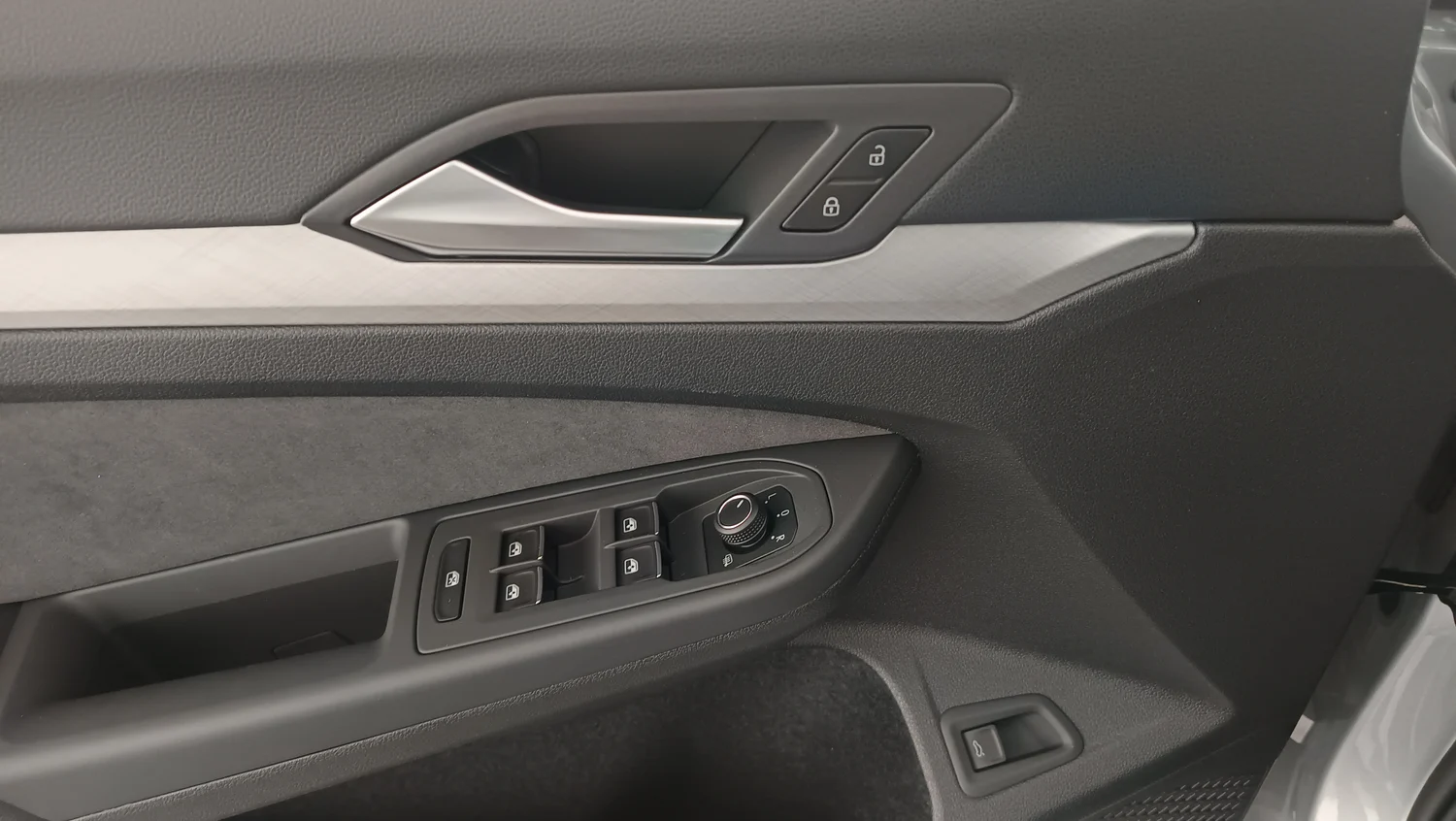 Bild eines VW Golf Variant Business mHeV DSG