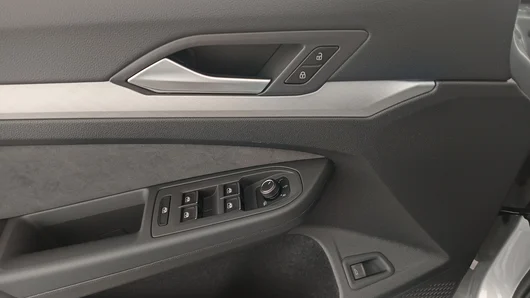 Bild eines VW Golf Variant Business mHeV DSG