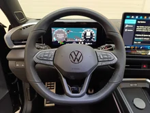 VW T-Roc R-Line eTSI DSG in Grenadillschwarz Metallic