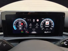 VW T-Roc R-Line eTSI DSG in Grenadillschwarz Metallic