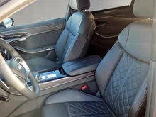 Audi A8 60 TFSI e quattro in SEBRINGSCHWARZ KRISTALLEFFEKT