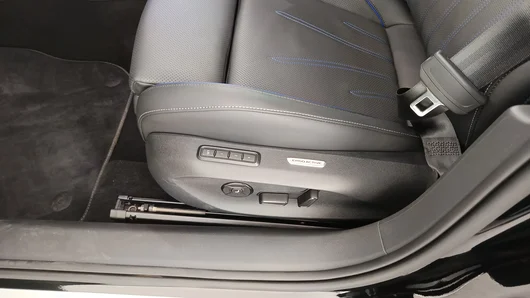 Bild eines VW Passat Variant Sport eHybrid 200kW