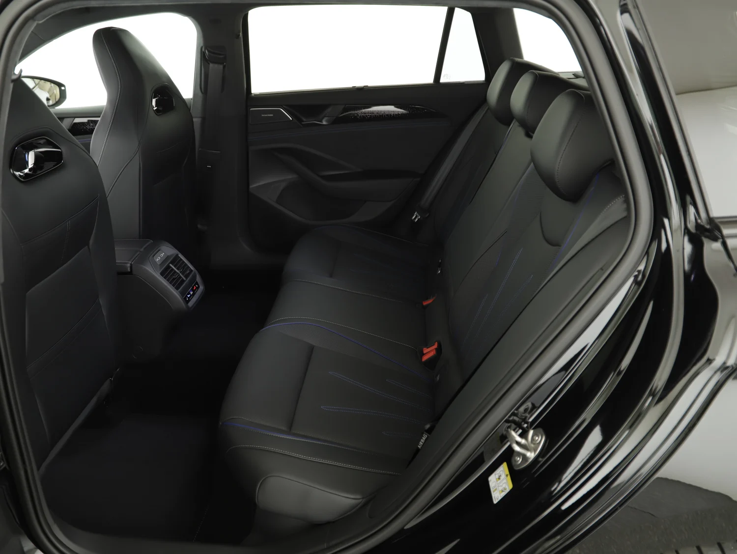 Bild eines VW Passat Variant Sport eHybrid 200kW