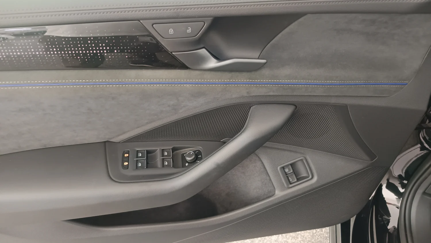 Bild eines VW Passat Variant Sport eHybrid 200kW