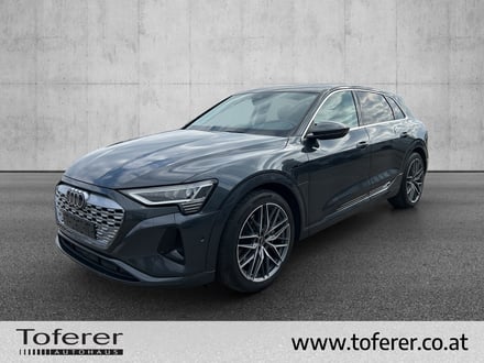 Audi Q8 55 e-tron quattro business