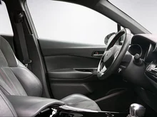 Toyota C-HR 2,0 Hybrid GR-SPORT CVT in Pure White / Black