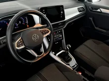 VW T-Roc Life TSI in Petroleum Blue Met. Dach Black Uni