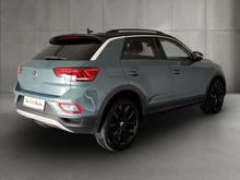 VW T-Roc Life TSI in Petroleum Blue Met. Dach Black Uni