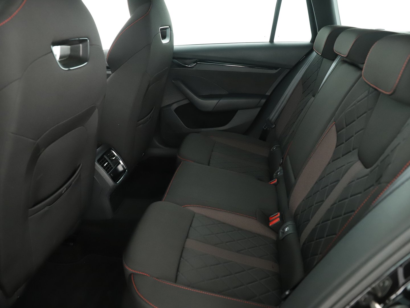 Škoda OCTAVIA Combi RS TSI 245 DSG | Bild 19 von 23