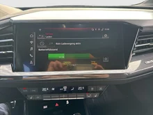 Audi Q4 e-tron 50 e-tron quattro in Gletscherweiss met.