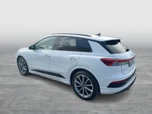 Audi Q4 e-tron 50 e-tron quattro in Gletscherweiss met.