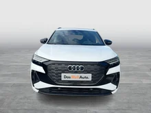 Audi Q4 e-tron 50 e-tron quattro in Gletscherweiss met.