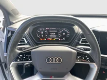 Audi Q4 e-tron 50 e-tron quattro in Gletscherweiss met.