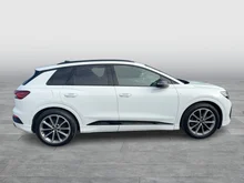 Audi Q4 e-tron 50 e-tron quattro in Gletscherweiss met.