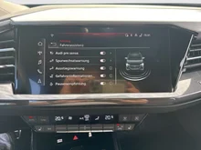 Audi Q4 e-tron 50 e-tron quattro in Gletscherweiss met.