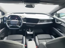 Audi Q4 e-tron 50 e-tron quattro in Gletscherweiss met.